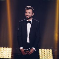 "Le Ring Comédie Club" : Tom Villa orchestre une battle d'humoristes sur france.tv