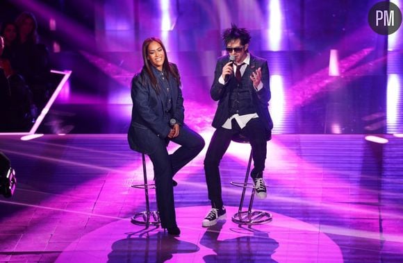 Amel Bent et Steeve Estatof sur le plateau de "Nouvelle star, les 20 ans" sur M6.