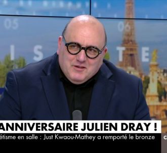 <p>CNews fête l'anniversaire de son chroniqueur Julien...