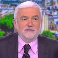 "Cette séquence est décorrélée de l'actualité" : Pascal Praud, épinglé pour des propos anti-palestiniens tenus hors-antenne, se défend