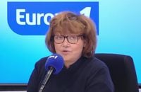 "Ça risque de durer 2h30" : Nathalie Saint-Cricq confie son sentiment "d'usure" d'assister aux conférences de presse du Président pour France 2