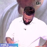 "Je l'attendais depuis cinq ans cette vidéo..." : Dans "TPMP", Cyril Hanouna enterre la hache de guerre avec Camille Combal