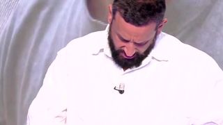 "Je l'attendais depuis cinq ans cette vidéo..." : Dans "TPMP", Cyril Hanouna enterre la hache de guerre avec Camille Combal