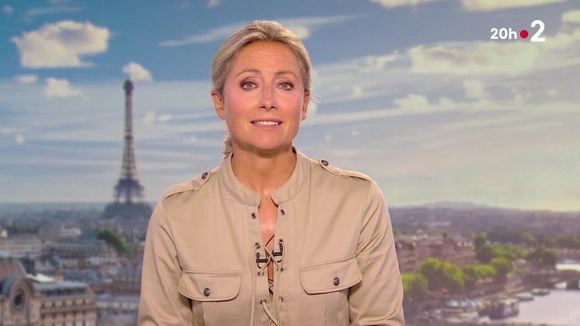 Anne-Sophie Lapix au "20 Heures" de France 2 le mardi 27 août 2024