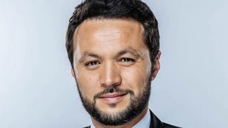 Après la promotion de Jean-Baptiste Boursier au "20 Heures" de TF1, Karim Bennani décroche la présentation de la matinale de LCI "une dizaine de semaines" par an