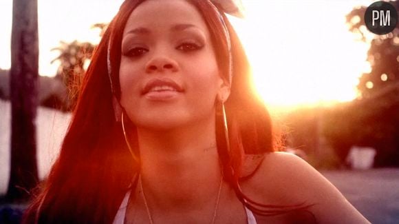 Rihanna dans le clip de "Man Down"