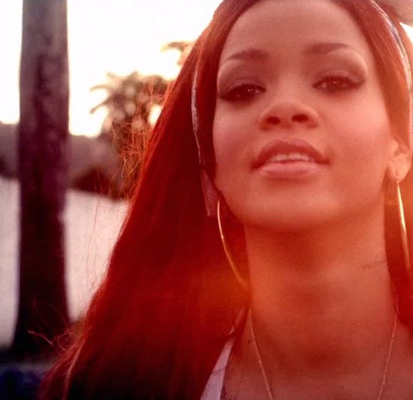 Rihanna dans le clip de "Man Down"