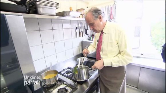 Frédéric Mitterrand à "Un dîner presque parfait", le 23 septembre 2011 sur M6.