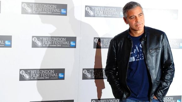 Justice : George Clooney devra raconter ses soirées avec Silvio Berlusconi