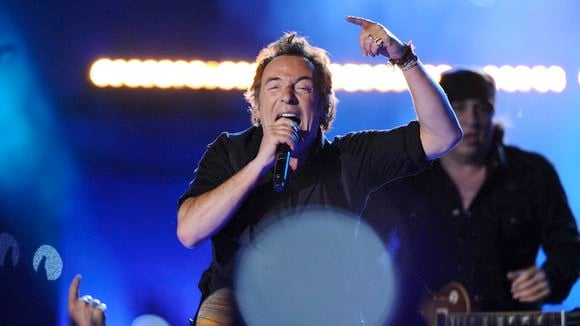 Charts UK : Bruce Springsteen aussi fort que Robbie Williams