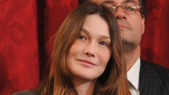 Photos volées de Giulia : Carla Bruni-Sarkozy demande aux médias de "respecter la vie privée" de ses enfants