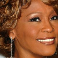 Whitney Houston s'est noyée après avoir consommé de la cocaïne