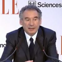 François Bayrou hué après des propos jugés maladroits