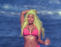 Clip : Nicki Minaj fait son "Rendez-vous en terre inconnue" avec "Starships"