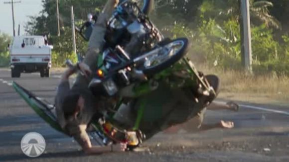 Zapping : le terrible accident de Stéphane Rotenberg dans "Pékin Express"