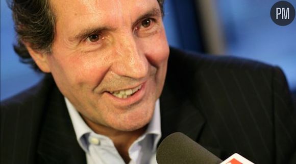 Jean-Jacques Bourdin a réalisé le record d'audience de la matinale de RMC : 850.000 auditeurs en moyenne entre 7h00 et 9h00.