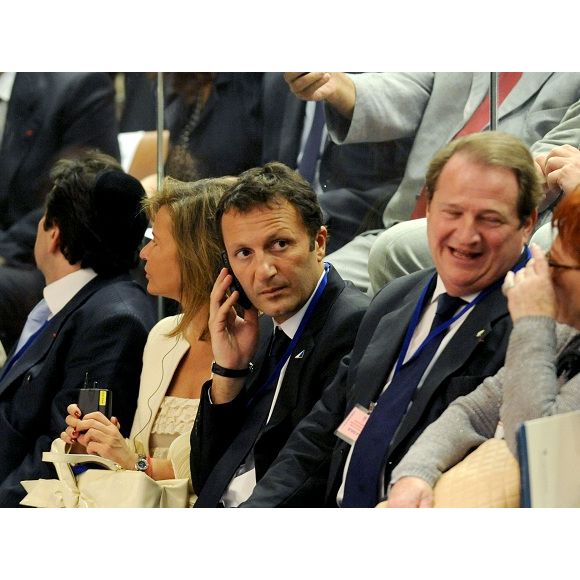 Présentation TV, radio... Arthur oeuvre aussi dans les coulisses en tant que producteur et entrepreneur.