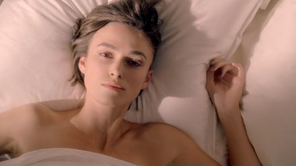 La pub Chanel avec Keira Knightley trop "sexuellement explicite" pour la télé anglaise