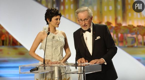 Audrey Tautou, maîtresse de cérémonie, et Steven Spielberg, hier soir à Cannes