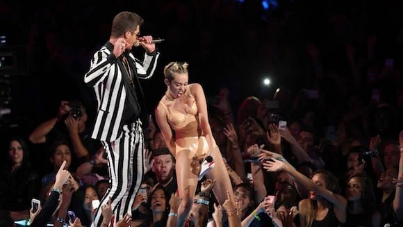 Devenue trop vulgaire, Miley Cyrus ne fera pas la Une de Vogue