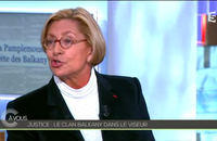 Isabelle Balkany dans "C à vous" ne répond pas à Anne-Sophie Lapix.