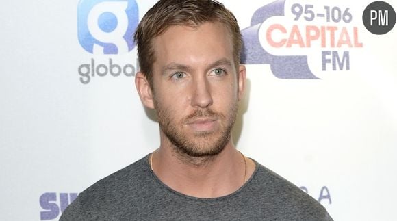 Calvin Harris en tête des charts britanniques