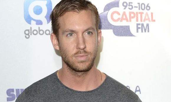 Calvin Harris en tête des charts britanniques