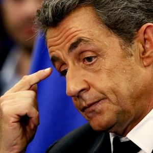 Nicolas Sarkozy chute dans les sondages.