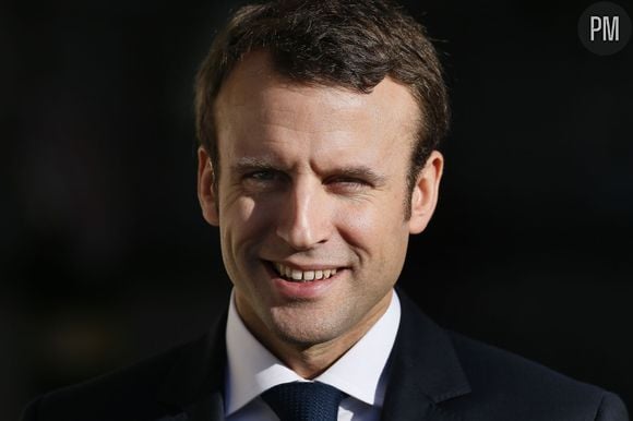 Emmanuel Macron réagit à la tribune des journalistes publiée dans "Le Monde".