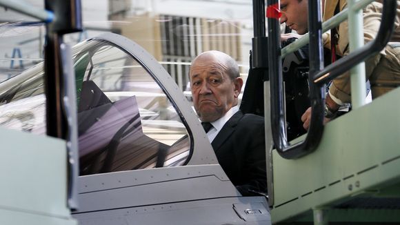 Rafale : "Le Monde" boycotté lors de la cérémonie de signature du contrat