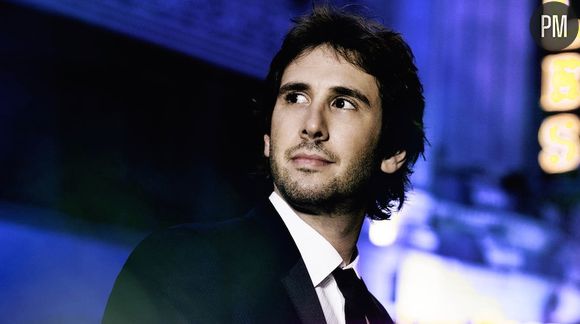 Josh Groban en tête des charts britanniques