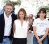 Emmanuelle Bercot, entourée de Vincent Cassel, Maïwenn et Louis Garrel, lors du photocall pour "Mon Roi"