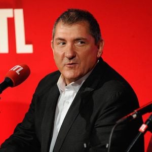 Yves Calvi évoque son absence de l'antenne de RTL et de France 5