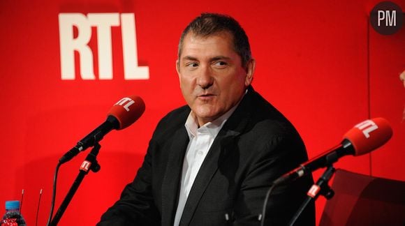 Yves Calvi évoque son absence de l'antenne de RTL et de France 5