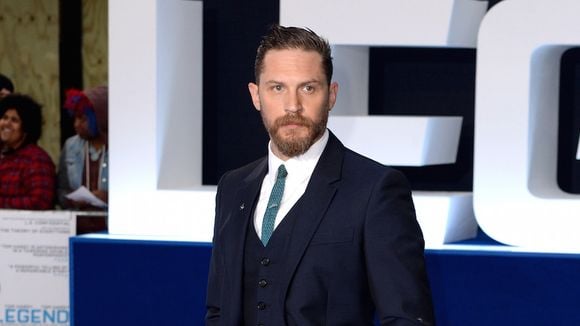 Tom Hardy juge "inélégantes" et "humiliantes" les questions sur sa sexualité