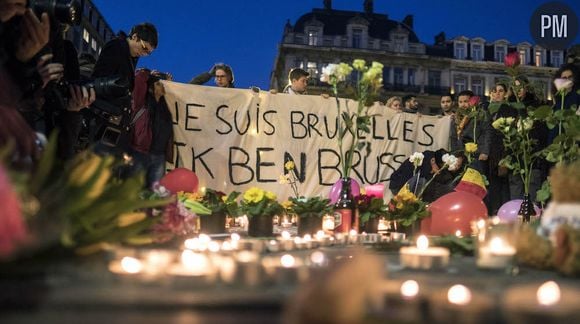 Recueillement et hommages aux victime hier soir à Bruxelles