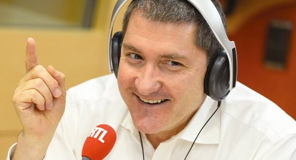 Yves Calvi, sur RTL.