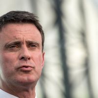 Tensions entre Manuel Valls et le "New York Times" sur les femmes musulmanes