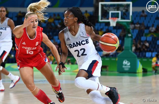 W9 modifie ses grilles pour la demi-finale de l'Eurobasket féminin 2017 avec l'équipe de France.