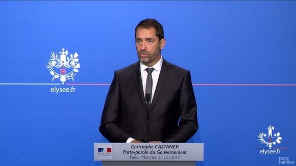 Christophe Castaner "invite" la presse "à ne pas affaiblir" la ministre du Travail