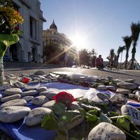 Attentat de Nice : Des huissiers dans les imprimeries de "Paris Match"