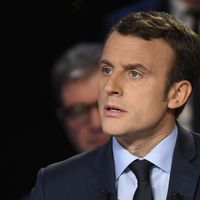 Emmanuel Macron porte plainte pour "harcèlement" contre un photographe