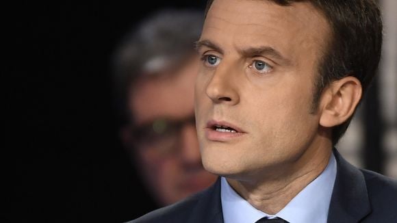 Emmanuel Macron porte plainte pour "harcèlement" contre un photographe