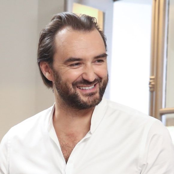 Cyril Lignac reste sur M6