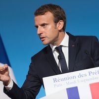 Emmanuel Macron : "Certains éditorialistes sont dans le copinage et le coquinage"