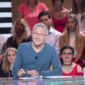 Laurent Ruquier anime "Les Enfants de la télé" sur France 2