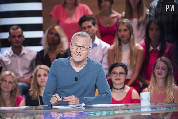 Laurent Ruquier anime "Les Enfants de la télé" sur France 2