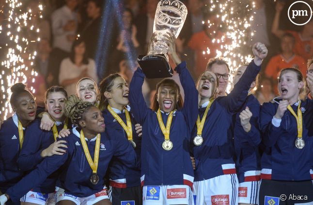 L'Équipe de France de handball féminin après sa victoire face à la Norvège