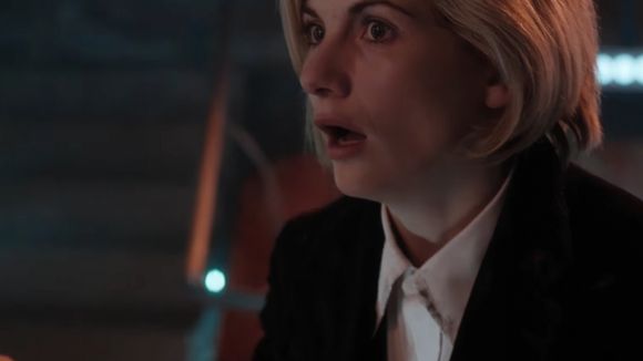 "Doctor Who" : Peter Capaldi se régénère en Jodie Whittaker, les images