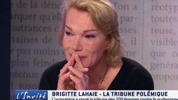 En larmes, Brigitte Lahaie s'excuse pour ses propos sur le viol